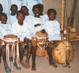 children wit their instruments